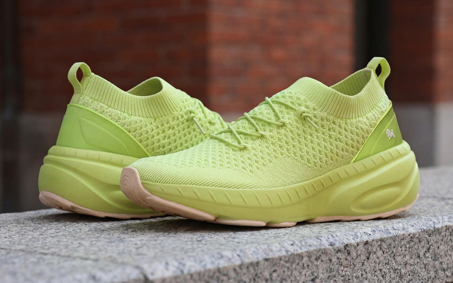 Begin Walk Soothe Lace Ups for Women : Lime