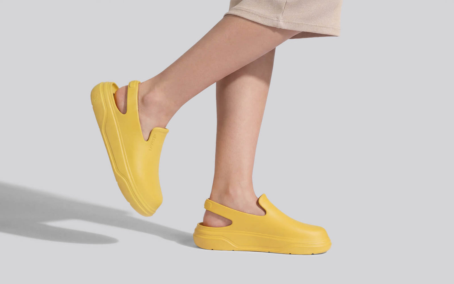 Cushers Clogs For Women : Yellow