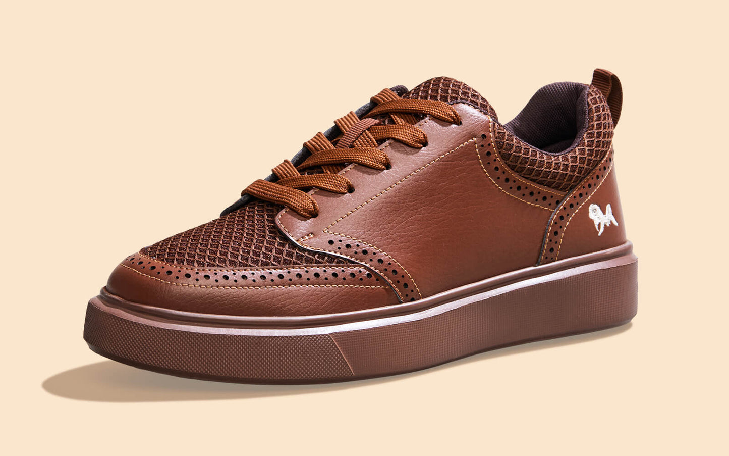 Pure Motion Sneakers : Tan